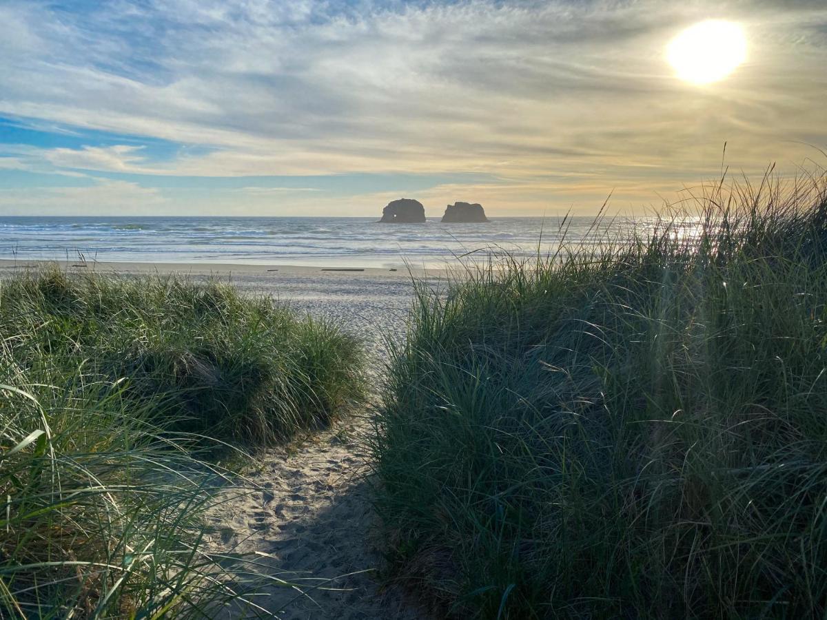 Rockaway Beach Vibes,Waterfront Oceanfront Rockaway Beach House Near Downtown,Wifi, Washer Dryer Esterno foto